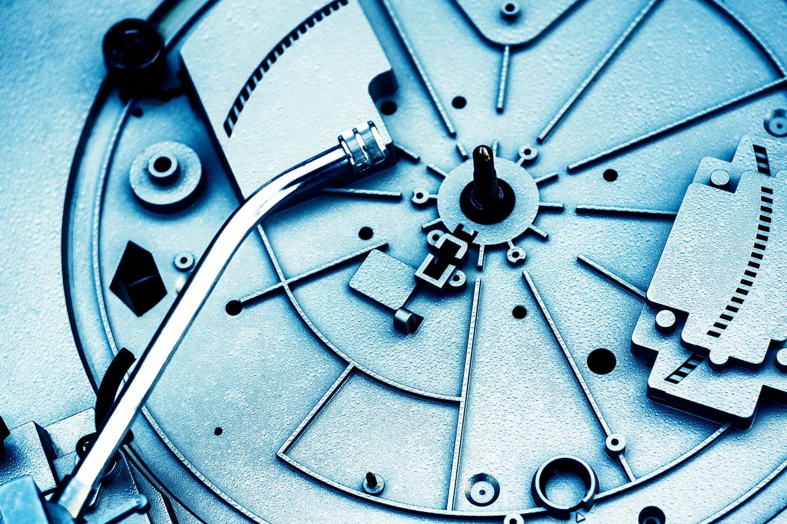 Primo piano del quadrante di un orologio da tavolo